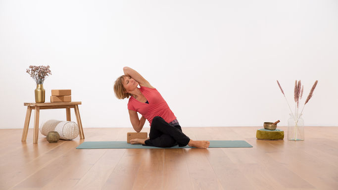 Free class: Coming home to yourself - Releasing tension in upper back, chest and neck